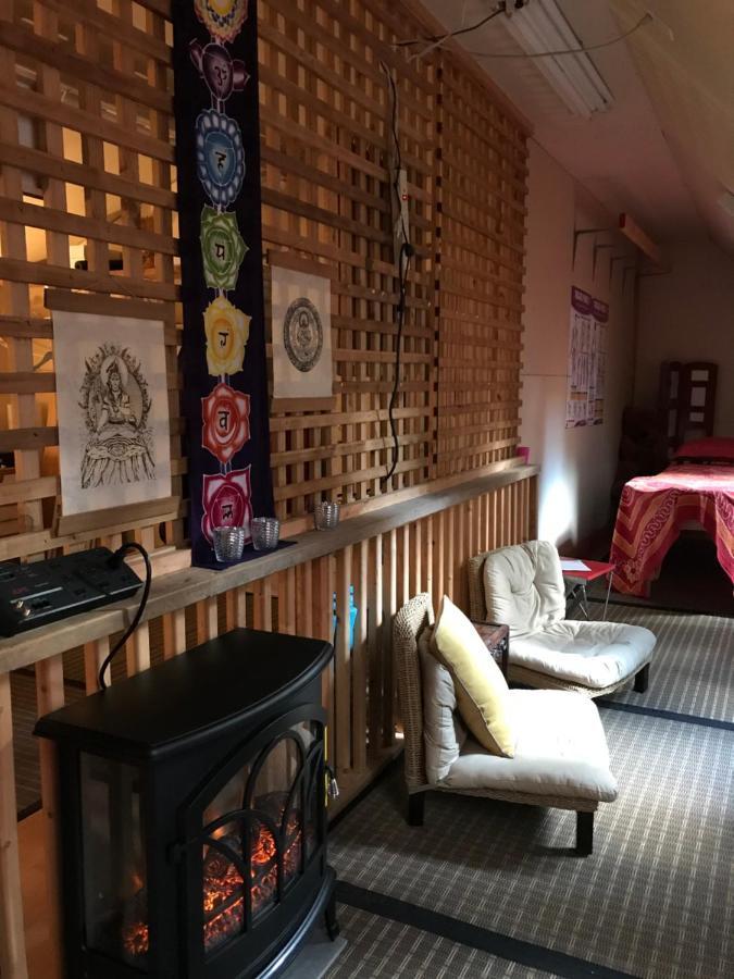 Five Elements Lodge B&B With Outdoor Spa Fernwood Exterior photo